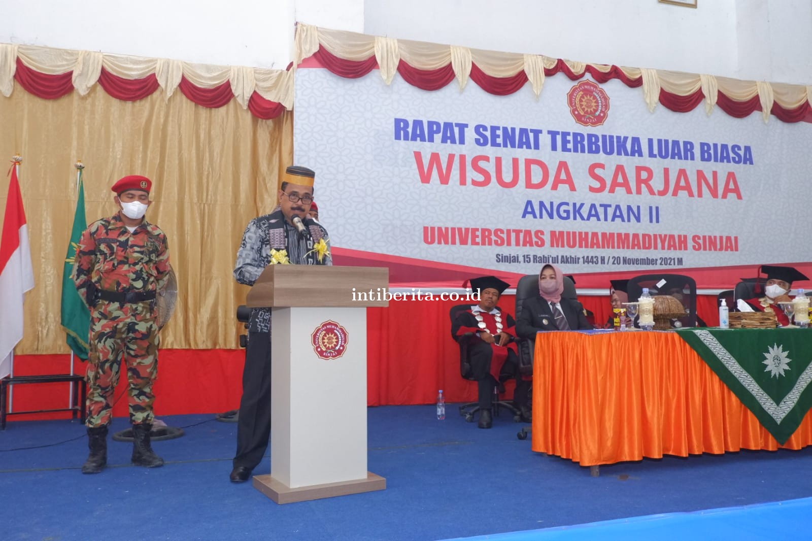 Ambarala Wakili Gubernur  Apresiasi Ratusan Lulusan Umsi di Sinjai