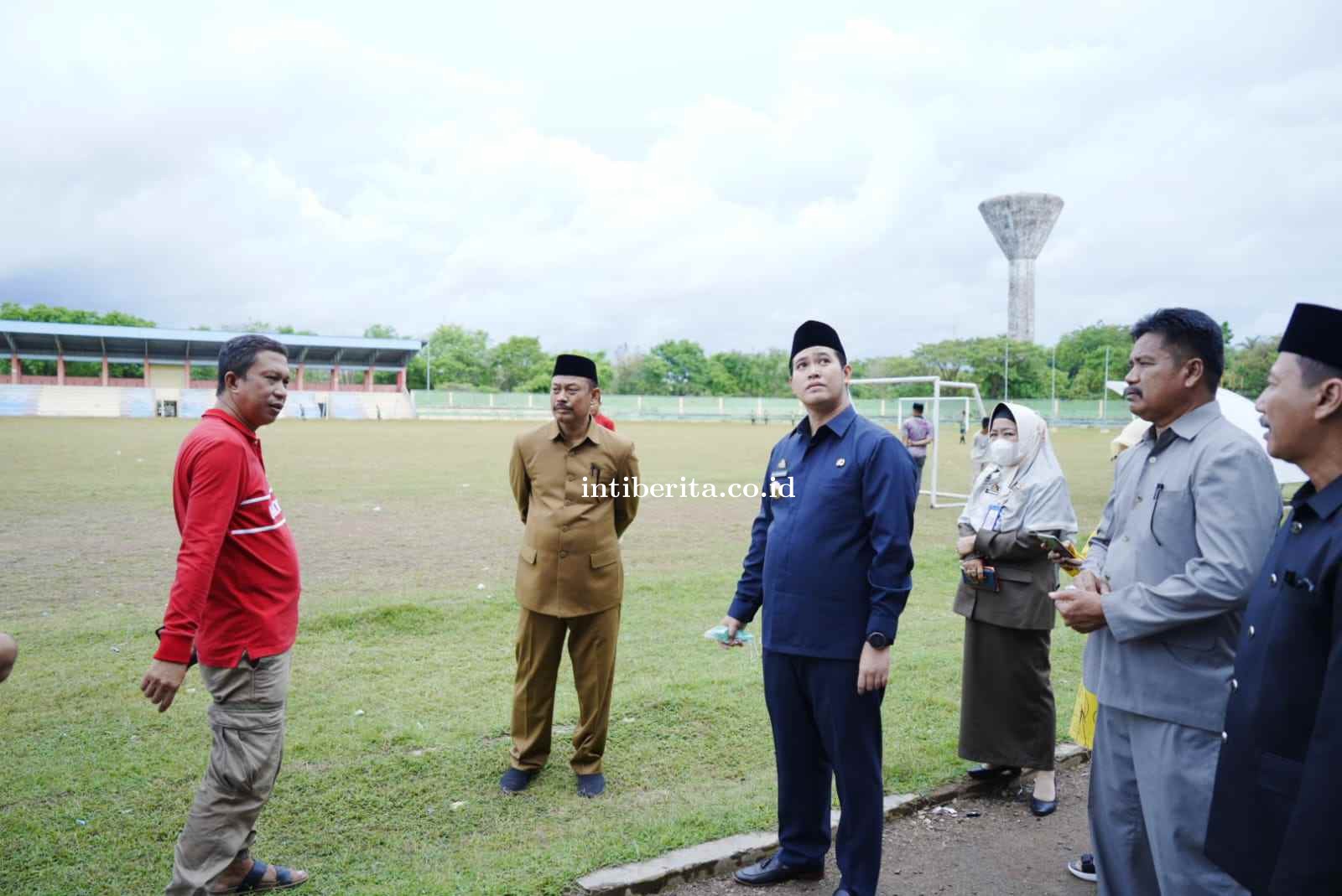 Siapkan Kandang untuk PSM dan Persipangkep, Bupati Tinjau dan Akan Perbaiki Stadion Andi Mappe
